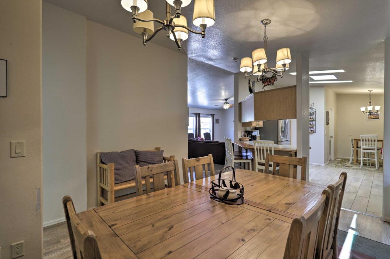 Rustic Retreat Moab Townhome With Grill And Fire Pit Exteriér fotografie